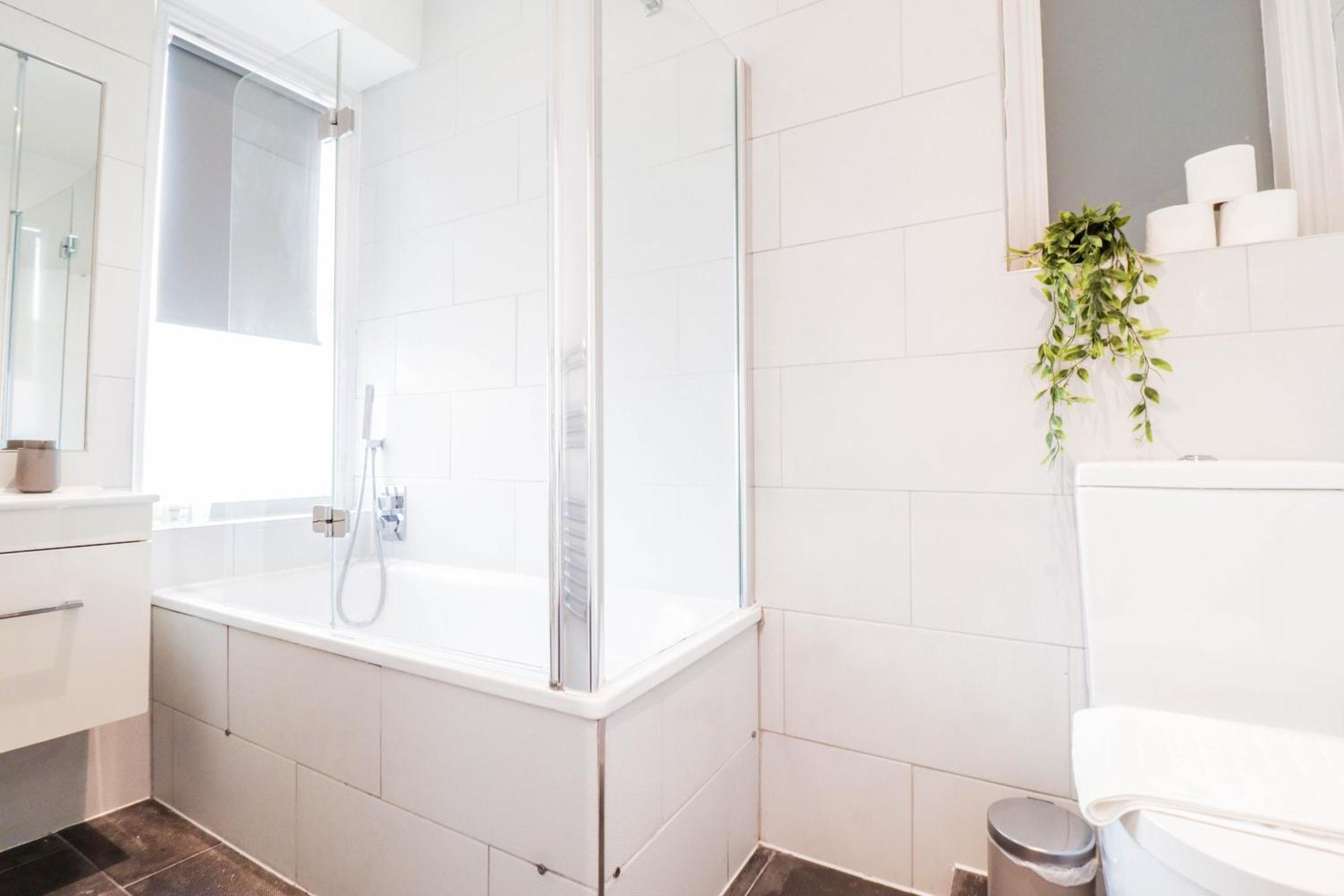 Stylish 1 Bedroom Apartment In Central Лондон Екстериор снимка