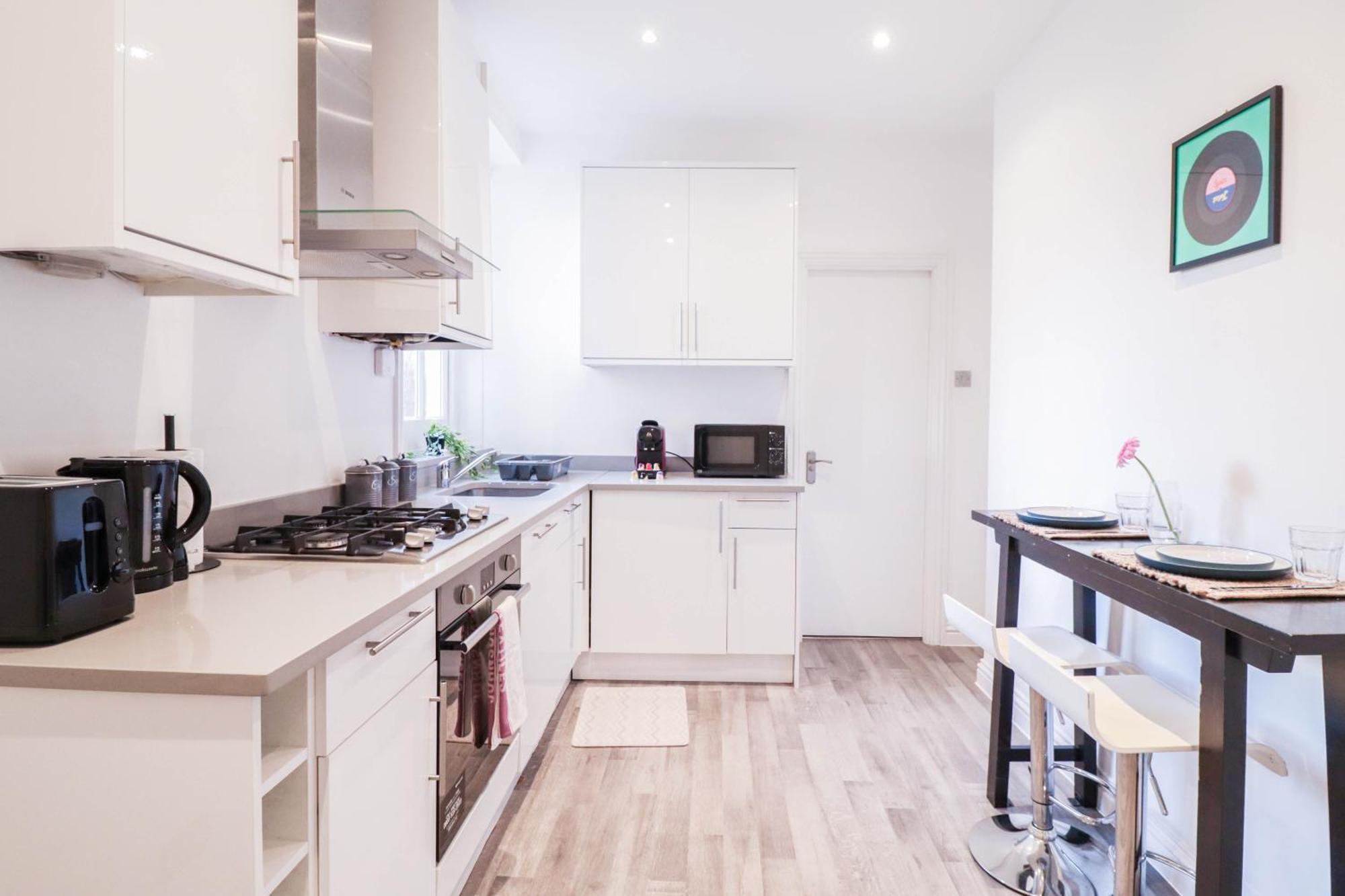 Stylish 1 Bedroom Apartment In Central Лондон Екстериор снимка